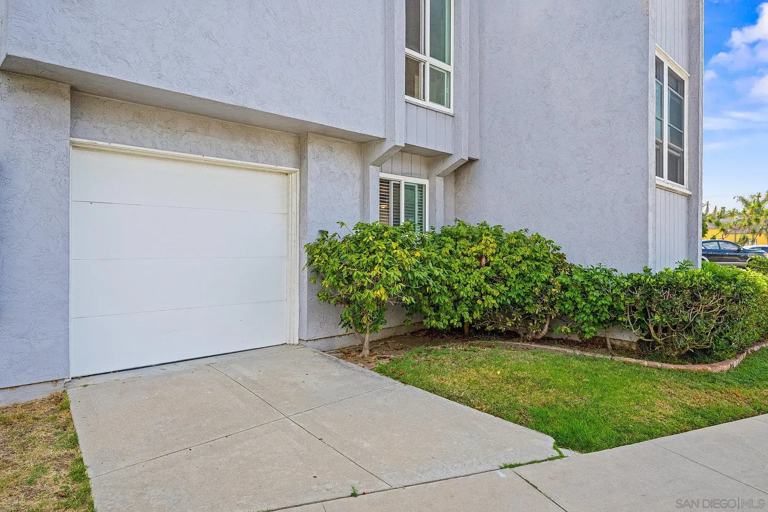 1074 Isabella Avenue
